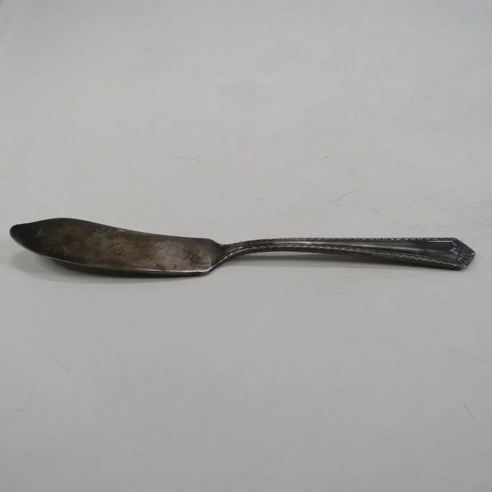 Grosvenor Butter Knife 1921 Oneida AA Silver Plated